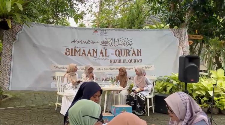 Memperingati malam Nuzulul Quran (turunnya wahyu pertama), Masjid Nurul Ikhsan yang berlokasi di Desa Jagapura Wetan, Kecamatan Gegesik, Kabupaten Cirebon