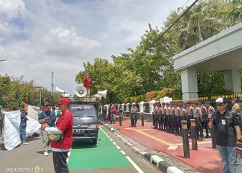 Kasus Dokumen Palsu PT SRM Rugikan Negara, Aliansi Mahasiswa Geruduk Gedung MA