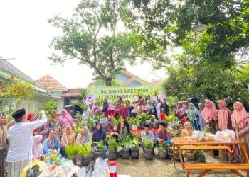 Santri Nurul Ikhsan Gelar Aksi Peduli Lingkungan Bersama Warga Jagapura Wetan